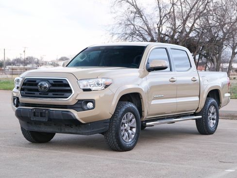 Used 2019 Toyota Tacoma SR5 image 6