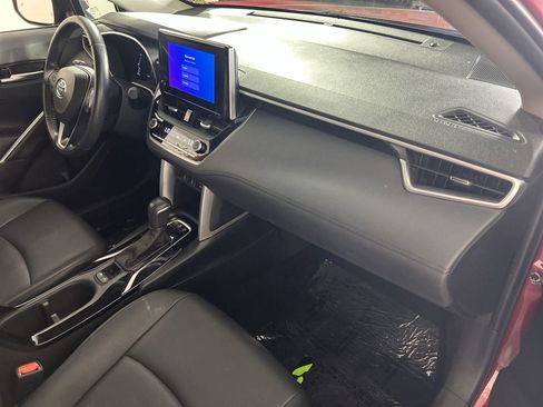 Used 2023 Toyota Corolla Cross XLE FWD image 26