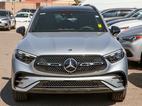 Used 2024 Mercedes-Benz GLC 300 4MATIC image 3