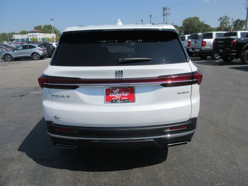 Certified 2025 Buick Enclave Preferred FWD image 7