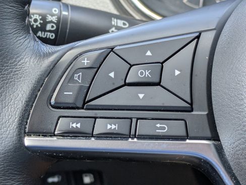 Used 2019 Nissan Rogue SV w/ Premium Package AWD/4WD image 25