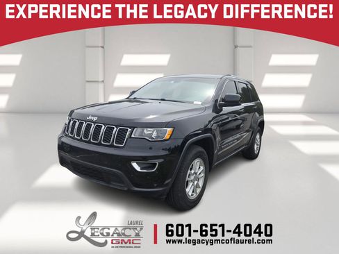 Used 2019 Jeep Grand Cherokee Laredo image 1