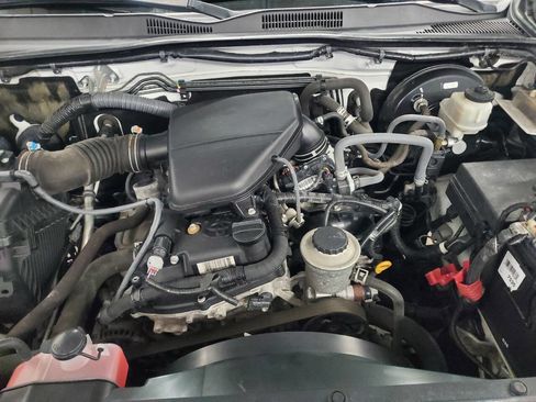 Used 2016 Toyota Tacoma SR5 image 4