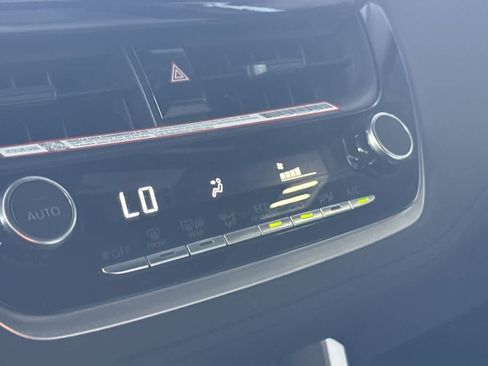 Used 2025 Toyota Corolla Cross AWD Hybrid image 20