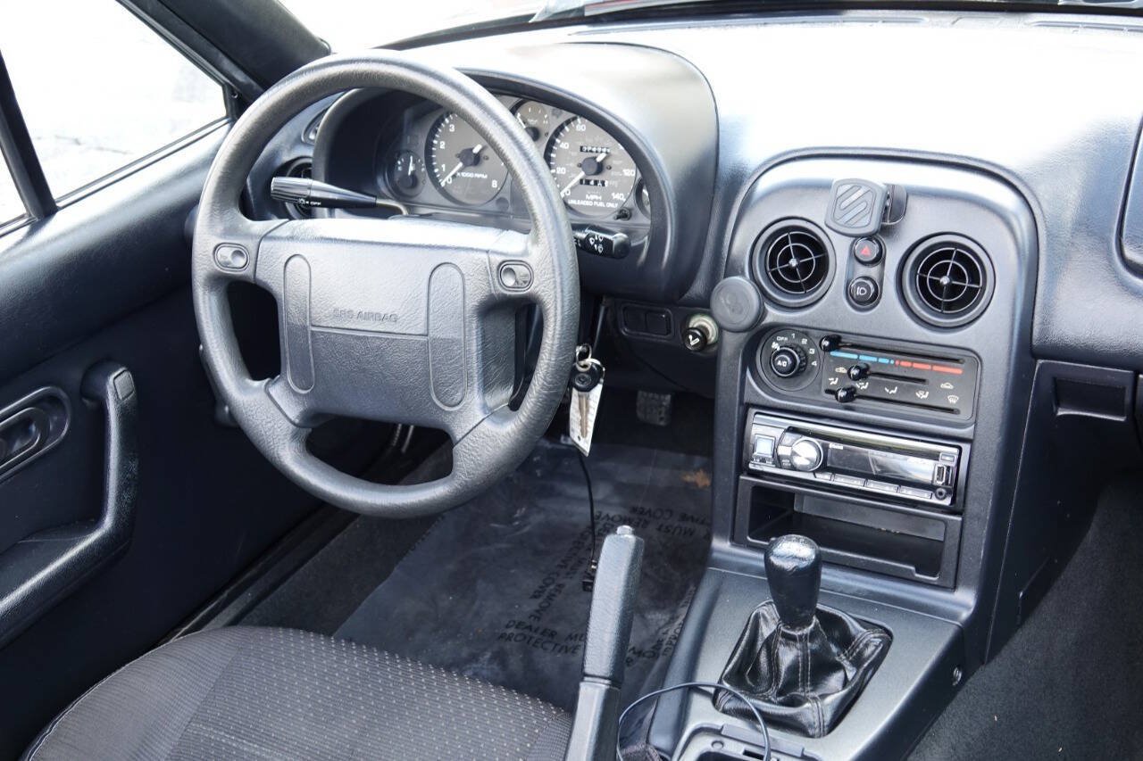 Used 1996 MAZDA MX-5 Miata RWD image 74