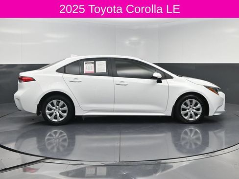 Used 2025 Toyota Corolla LE FWD image 4