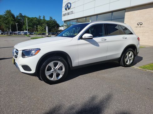 Used 2018 Mercedes-Benz GLC 300 4MATIC image 1