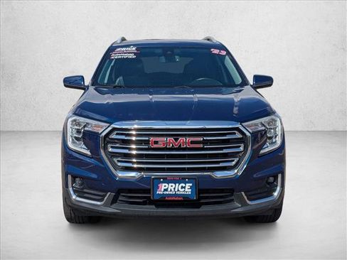 Used 2023 GMC Terrain SLT image 2