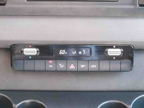 Used 2025 Mercedes-Benz Sprinter 2500 image 18