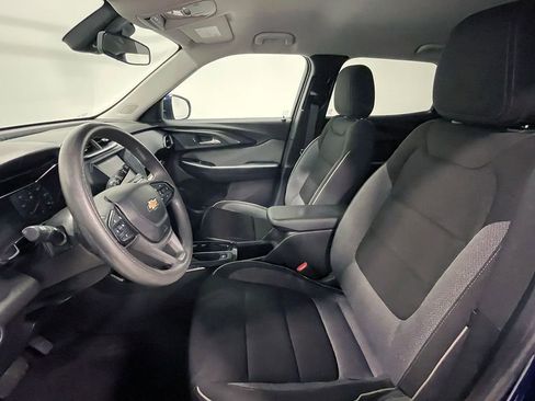 Used 2022 Chevrolet TrailBlazer LT image 3