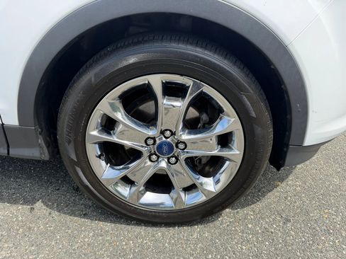 Used 2015 Ford Escape SE w/ Equipment Group 201A FWD image 9