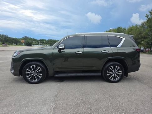 Used 2024 Lexus LX 600 4WD w/ Premium Package image 6