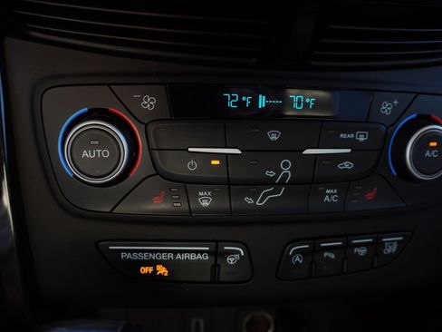 Used 2019 Ford Escape Titanium AWD/4WD image 7