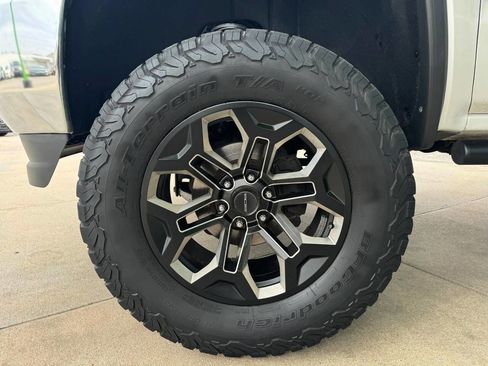 Used 2017 GMC Sierra 1500 SLE w/ SLE Value Package image 22