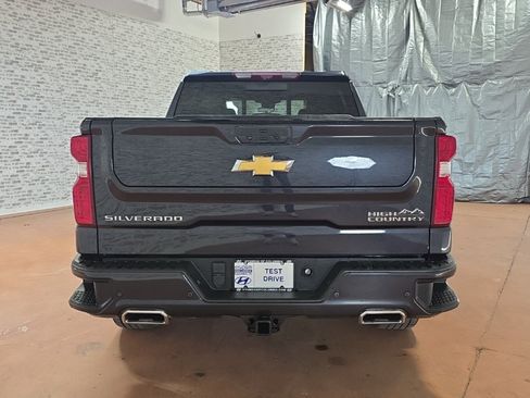 Used 2023 Chevrolet Silverado 1500 High Country w/ Technology Package image 7