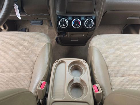 Used 2004 Honda CR-V LX image 42