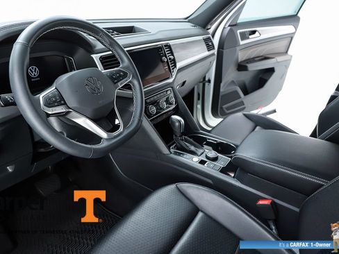 Used 2022 Volkswagen Atlas Cross Sport SE w/ Black Wheel Package AWD/4WD image 57