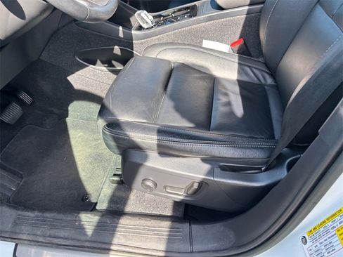 Used 2023 Volvo XC40 B5 Plus w/ Protection Package Premier image 22