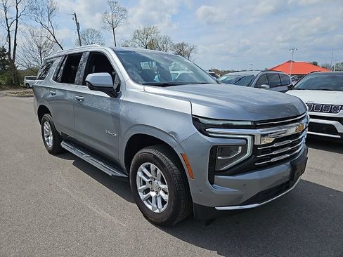 Used 2025 Chevrolet Tahoe LT AWD/4WD image 2