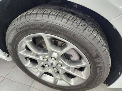 Used 2017 Dodge Charger SXT w/ AWD Plus Group image 3