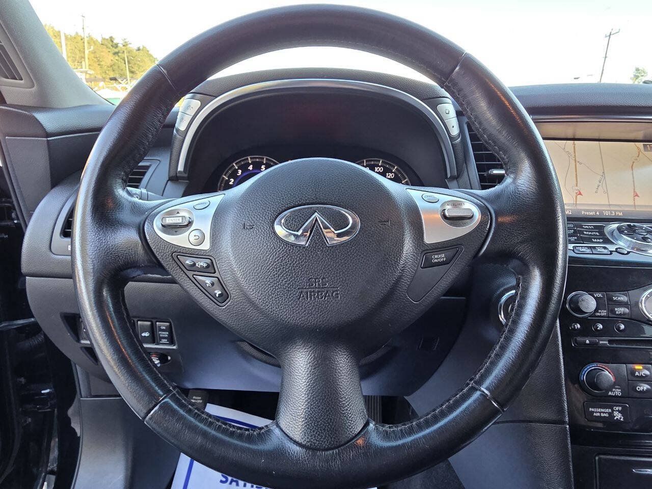 Used 2011 INFINITI FX35 AWD w/ Premium Pkg image 25