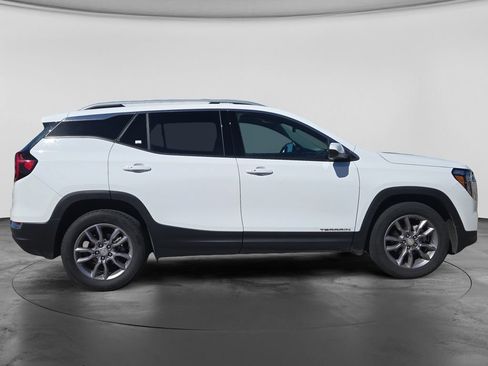 Used 2024 GMC Terrain SLT AWD/4WD image 10