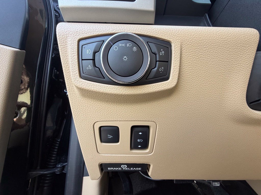 Used 2018 Ford F350 Lariat w/ Lariat Ultimate Package AWD/4WD image 3