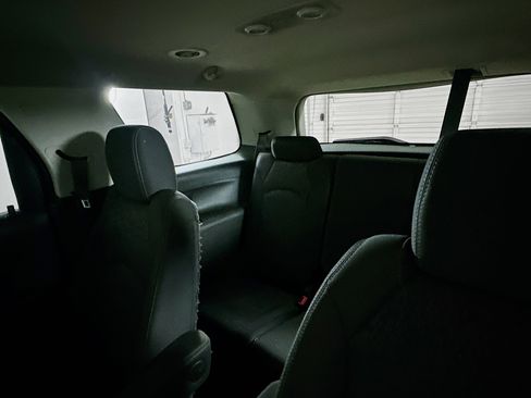 Used 2014 GMC Acadia SLE FWD image 28