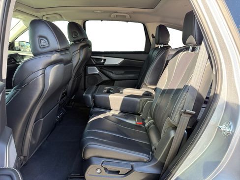 Used 2025 Acura MDX SH-AWD w/ Technology Package image 16