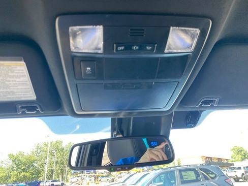 Used 2018 Toyota Tacoma TRD Sport w/ Technology Package AWD/4WD image 13