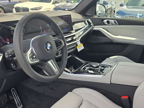 New 2026 BMW X5 xDrive40i w/ M Sport Package AWD/4WD image 16