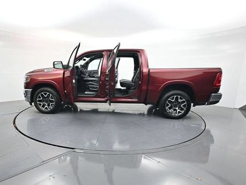 Used 2025 RAM 1500 Laramie AWD/4WD image 28