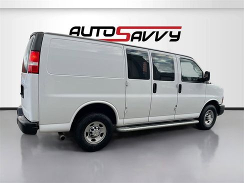 Used 2023 Chevrolet Express 2500 w/ Driver Convenience Package image 7