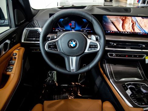 New 2026 BMW X7 xDrive40i w/ Dynamic Handling Package image 7