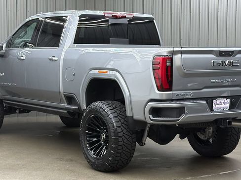 Used 2026 GMC Sierra 3500 Denali Ultimate AWD/4WD image 3