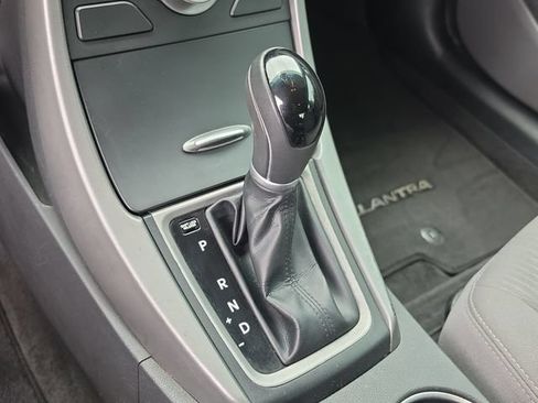 Used 2015 Hyundai Elantra SE w/ Option Group 02 FWD image 25