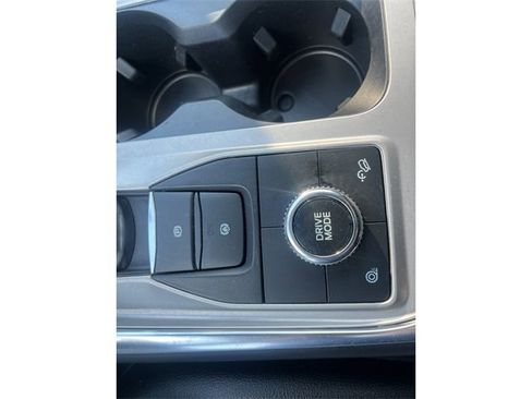 Used 2022 Ford Explorer Limited w/ Limited Technology Package image 21