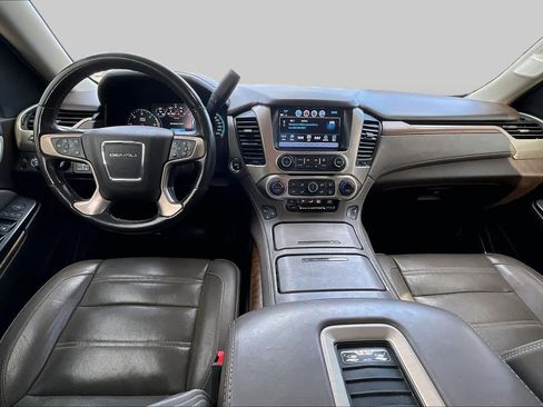 Used 2020 GMC Yukon XL Denali AWD/4WD image 13