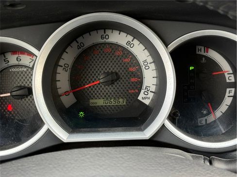 Used 2011 Toyota Tacoma 4x4 Access Cab V6 w/ TRD Off-Road Pkg image 16