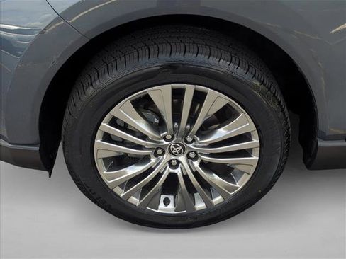 Used 2024 Toyota Venza Limited AWD/4WD image 26