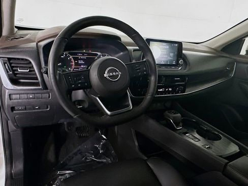 Used 2022 Nissan Rogue SV w/ SV Premium Package image 11