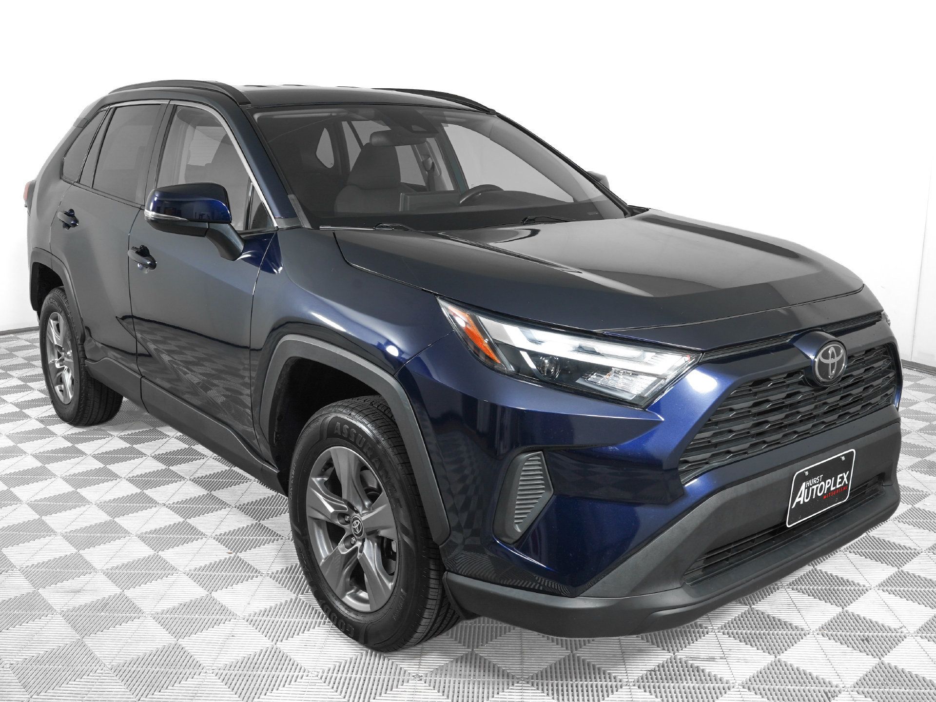 Used 2024 Toyota RAV4 XLE AWD/4WD image 3