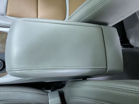 Used 2019 GMC Acadia SLE image 25