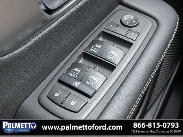 Used 2026 Chrysler Pacifica Select w/ S Appearance Package FWD image 26