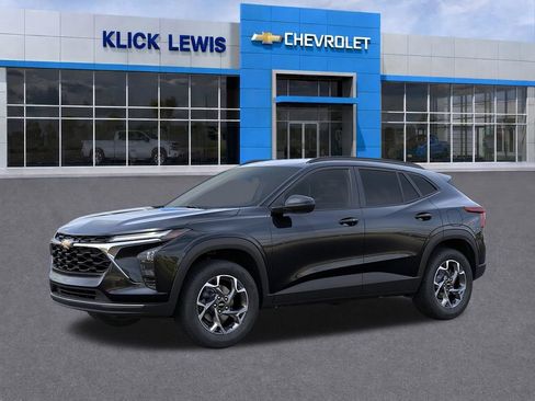 New 2026 Chevrolet Trax LT w/ LT Convenience Package FWD image 2