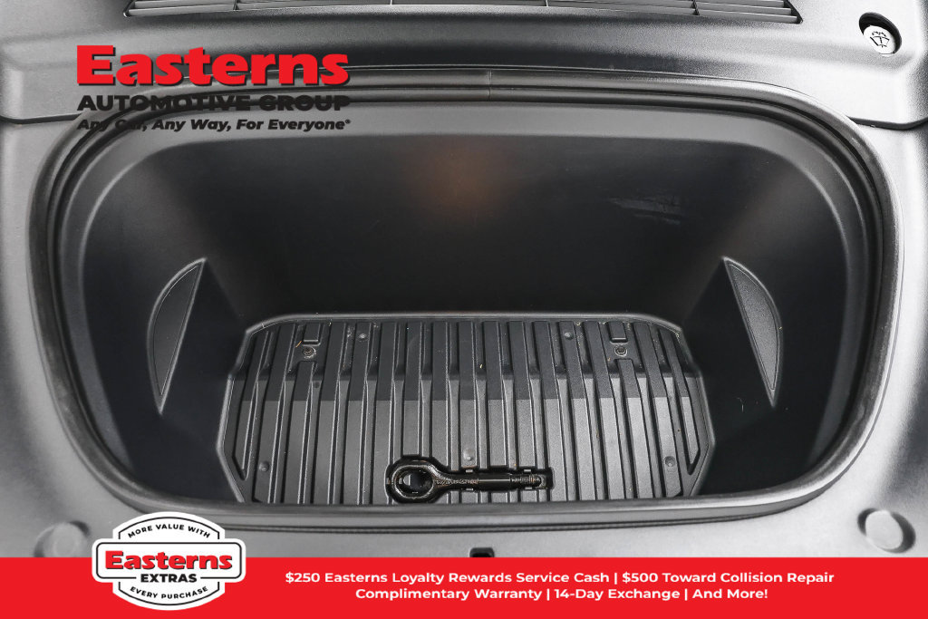 Used 2022 Tesla Model Y Long Range AWD/4WD image 8