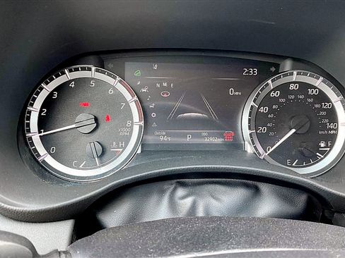 Used 2024 Toyota Highlander LE image 19