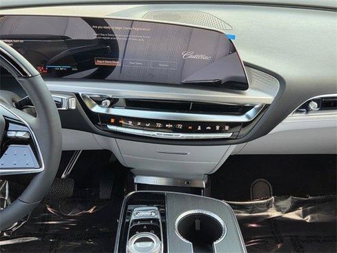 New 2026 Cadillac Lyriq Luxury image 17