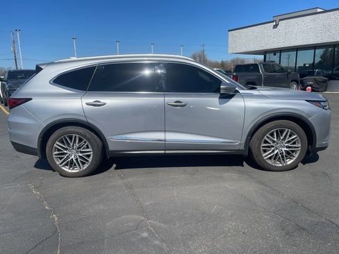 Used 2024 Acura MDX SH-AWD w/ Advance Package image 11