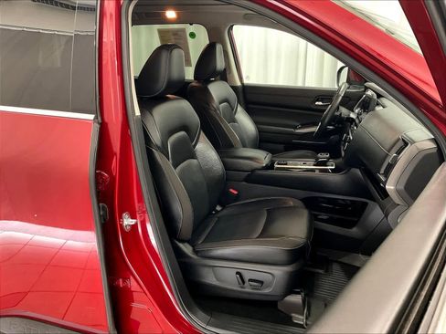 Used 2022 Nissan Pathfinder SL w/ SL Premium Package image 11